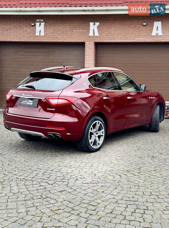 Внедорожник / Кроссовер Maserati Levante 2016 в Киеве фото 4 Внедорожник / Кроссовер Maserati Levante 2016 в Киеве