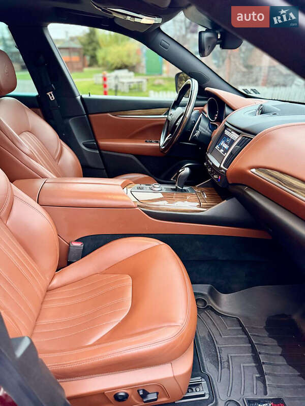 Внедорожник / Кроссовер Maserati Levante 2016 в Киеве фото 10 Внедорожник / Кроссовер Maserati Levante 2016 в Киеве