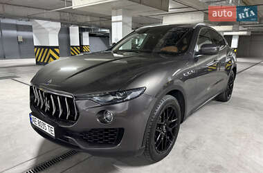 Внедорожник / Кроссовер Maserati Levante 2016 в Днепре