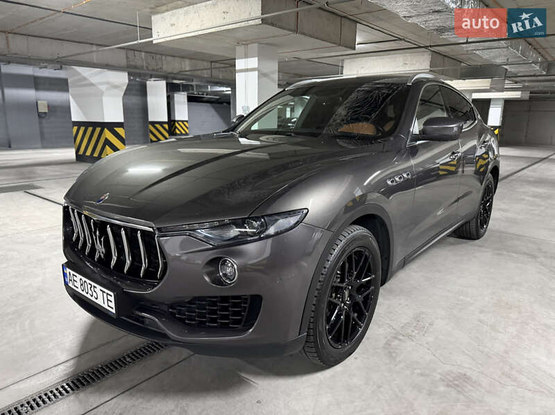 Внедорожник / Кроссовер Maserati Levante 2016 в Днепре