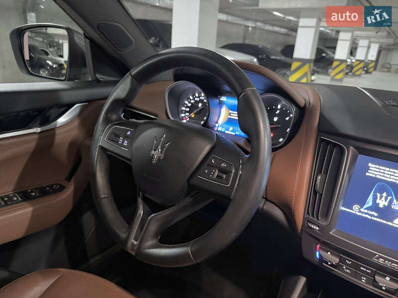 Внедорожник / Кроссовер Maserati Levante 2016 в Днепре