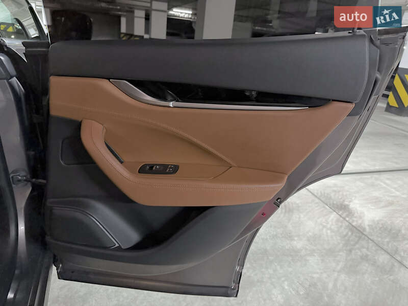 Внедорожник / Кроссовер Maserati Levante 2016 в Днепре