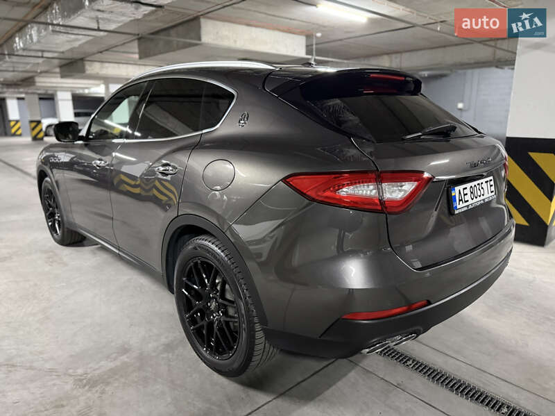 Внедорожник / Кроссовер Maserati Levante 2016 в Днепре