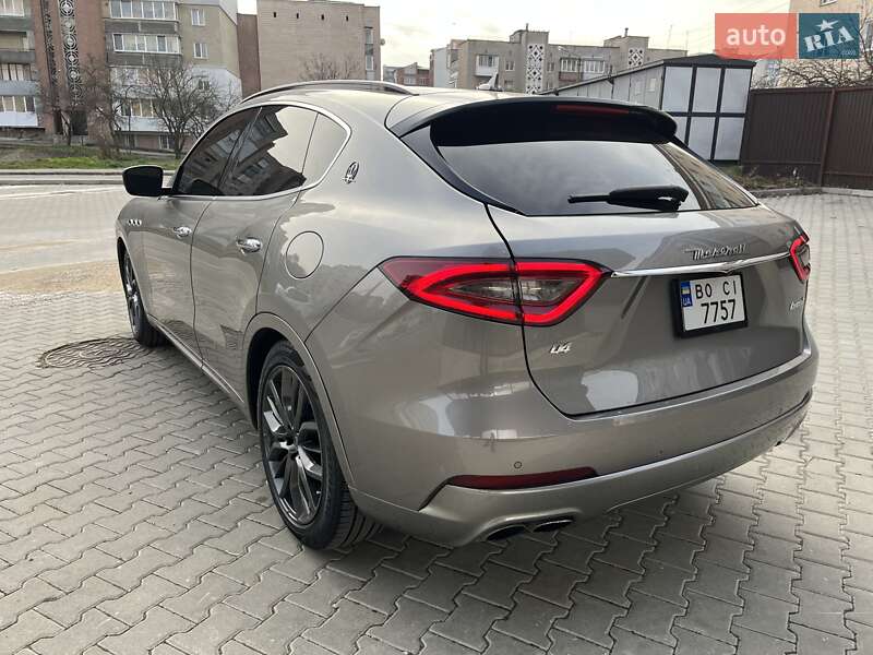 Внедорожник / Кроссовер Maserati Levante 2019 в Тернополе