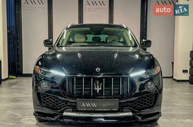 Позашляховик / Кросовер Maserati Levante 2017 в Львові