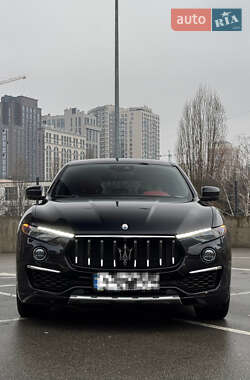 Позашляховик / Кросовер Maserati Levante 2021 в Києві