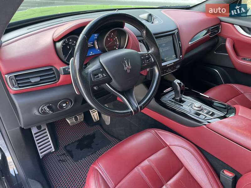 Внедорожник / Кроссовер Maserati Levante 2018 в Киеве