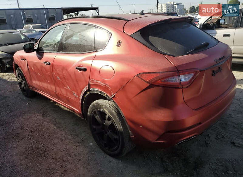 Внедорожник / Кроссовер Maserati Levante 2017 в Киеве