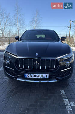 Внедорожник / Кроссовер Maserati Levante 2021 в Киеве