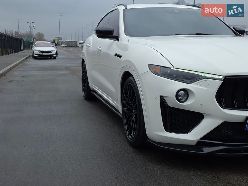 Позашляховик / Кросовер Maserati Levante 2018 в Києві