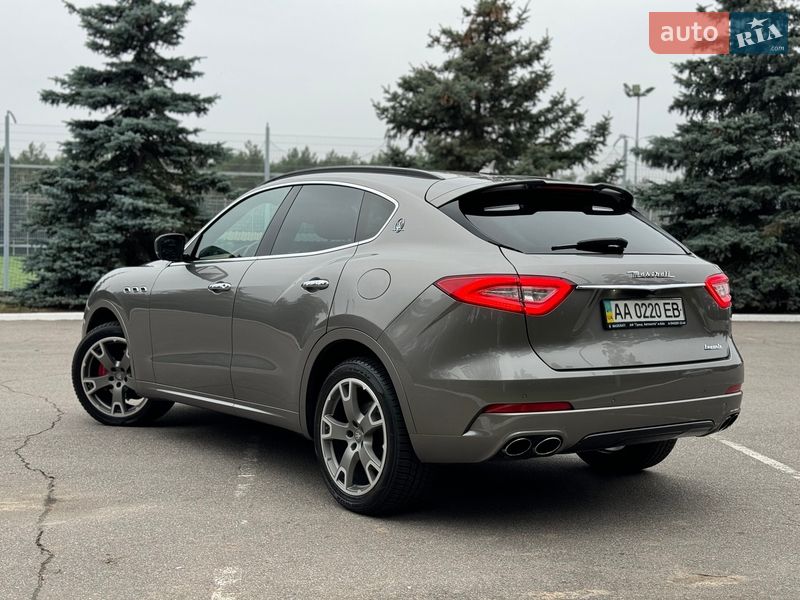 Позашляховик / Кросовер Maserati Levante 2017 в Києві