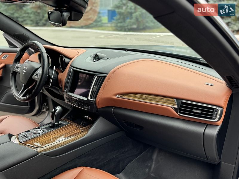 Позашляховик / Кросовер Maserati Levante 2017 в Києві