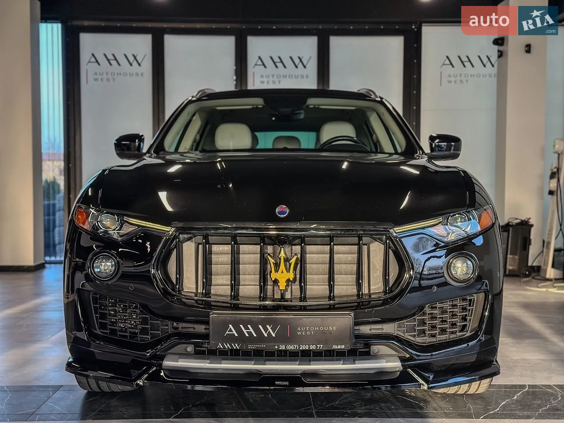 2017 Maserati Levante - мініатюра 2