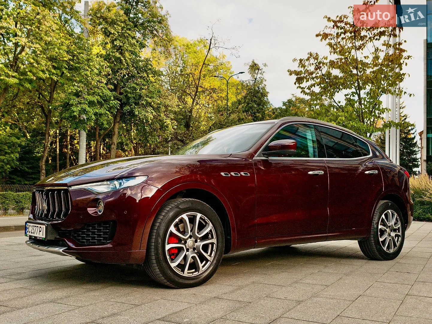 2017 Maserati Levante - мініатюра 2