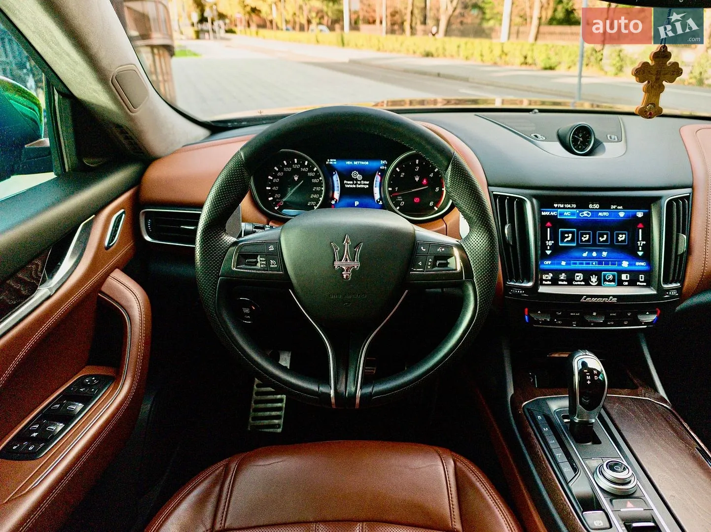 2017 Maserati Levante - мініатюра 11