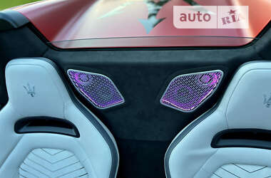 Родстер Maserati MC20 2023 в 