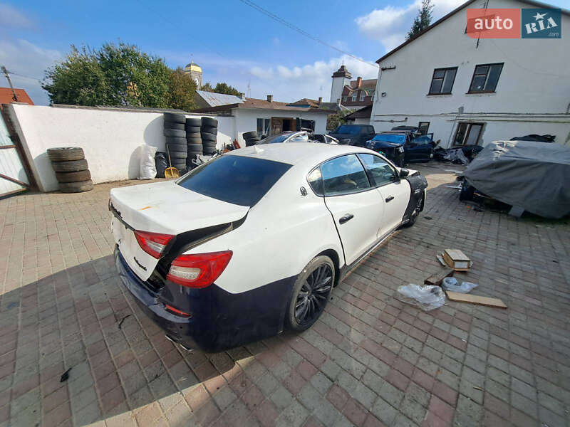 Седан Maserati Quattroporte 2014 в Львове
