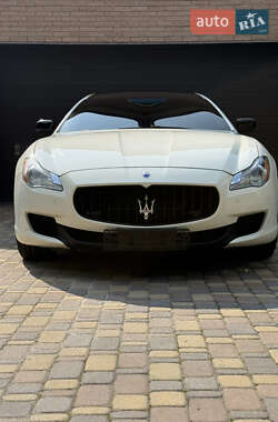 Седан Maserati Quattroporte 2013 в 