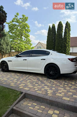 Седан Maserati Quattroporte 2013 в 