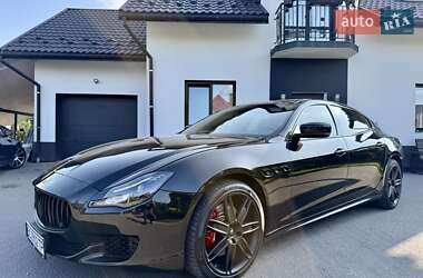 Седан Maserati Quattroporte 2014 в Львове