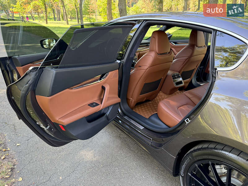 Седан Maserati Quattroporte 2018 в Киеве
