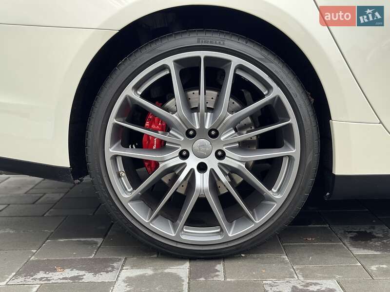 Седан Maserati Quattroporte 2015 в Киеве