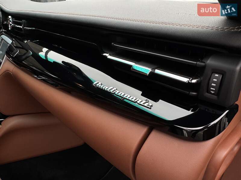 Седан Maserati Quattroporte 2015 в Киеве