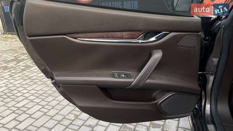 Седан Maserati Quattroporte 2013 в Виннице
