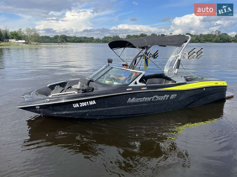 Катер MasterCraft XT20 2017 в Киеве фото Катер MasterCraft XT20 2017 в Киеве