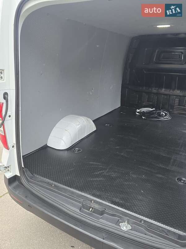 Вантажний фургон Maxus e-Deliver 3 2023 в Вінниці фото 18 Вантажний фургон Maxus e-Deliver 3 2023 в Вінниці