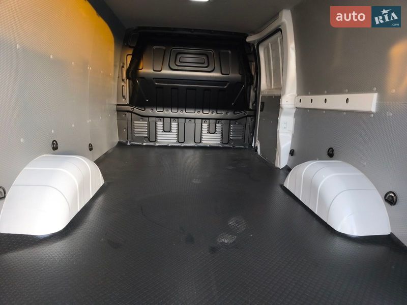 Грузовой фургон Maxus e-Deliver 3 2023 в Киеве