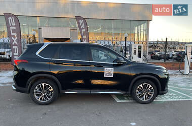 Позашляховик / Кросовер Maxus Euniq 6 2022 в 