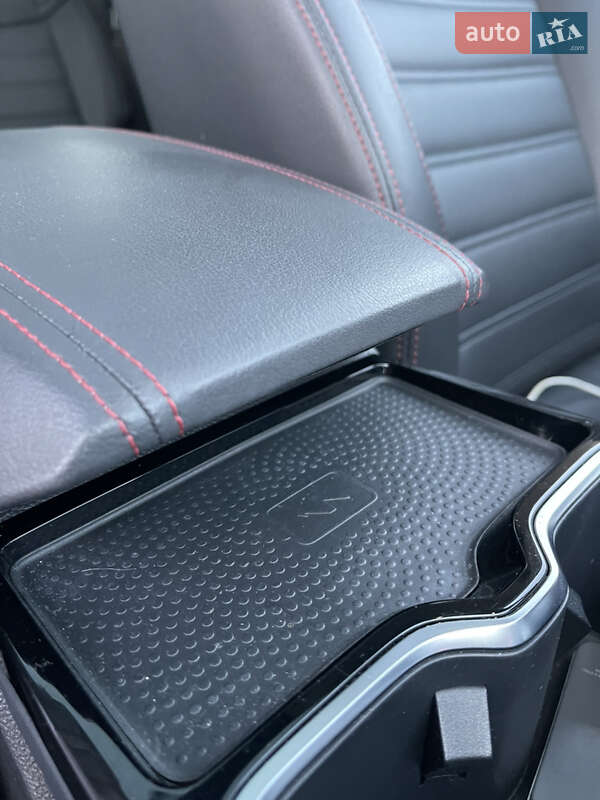 Внедорожник / Кроссовер Maxus Euniq 6 2022 в Киеве