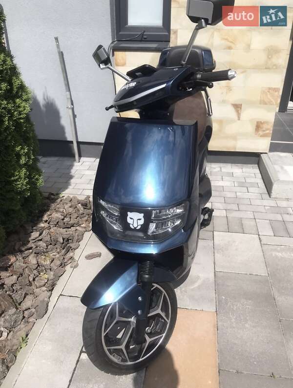 Скутер Maxxter Lumina 2024 в 
