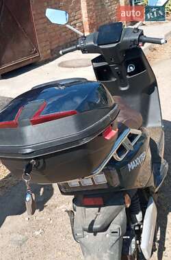 Скутер Maxxter Lumina 2024 в 