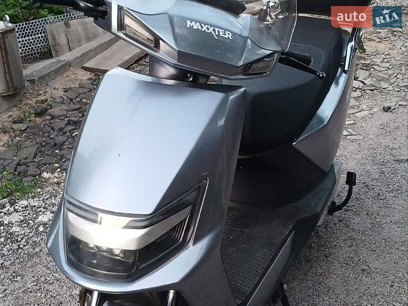 Скутер Maxxter Nova 2025 в Кропивницькому фото Скутер Maxxter Nova 2025 в Кропивницькому
