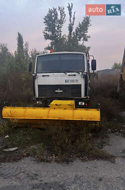 Пескоразбрасывающая машина МАЗ 551605 2003 в Белой Церкви