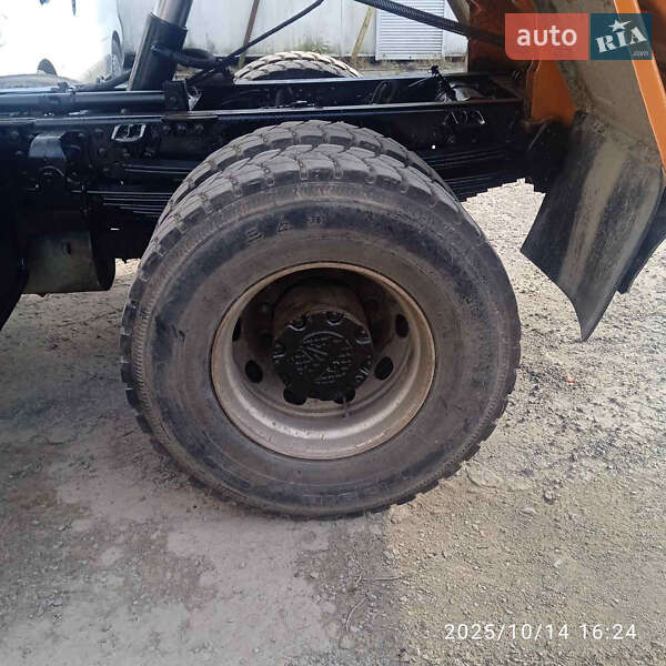 Самосвал МАЗ 555102 2008 в Городке