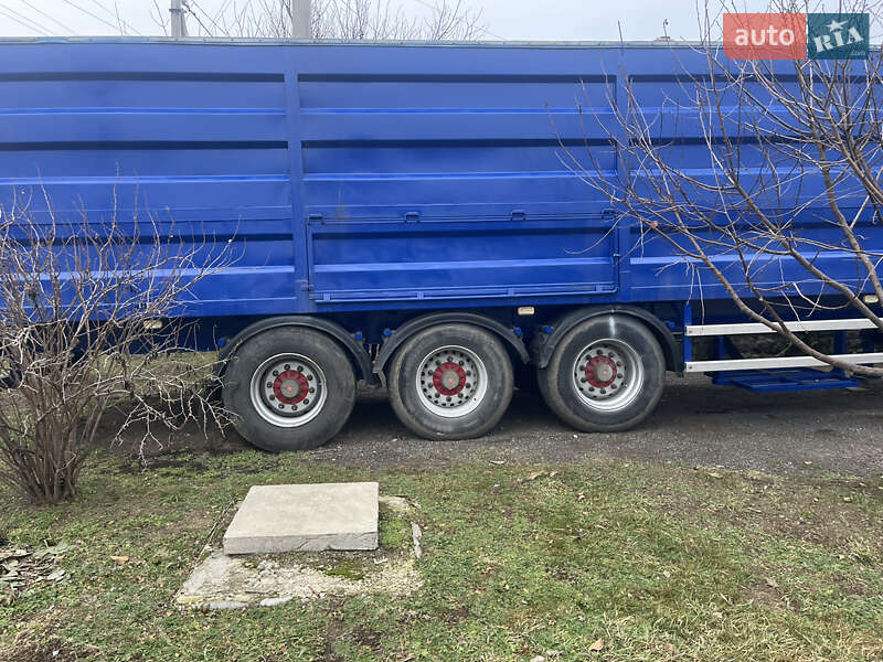 Зерновоз - полуприцеп МАЗ 8561 2008 в Бобринце