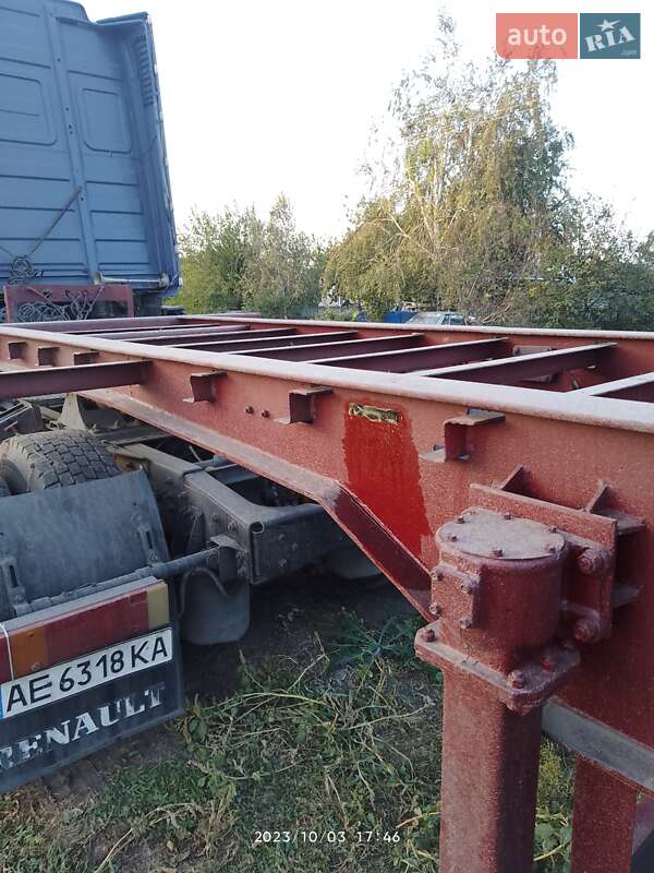 Контейнеровоз полуприцеп МАЗ 9758 2006 в Павлограде