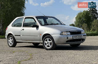 Хэтчбек Mazda 121 1999 в Черновцах
