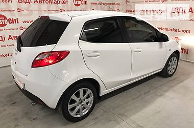 Хэтчбек Mazda 2 2013 в Киеве