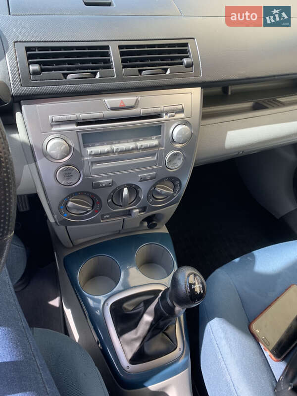 Хетчбек Mazda 2 2005 в Хмельницькому