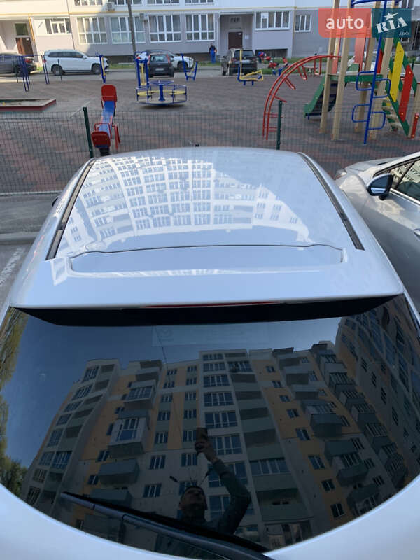 Хэтчбек Mazda 2 2014 в Чернигове