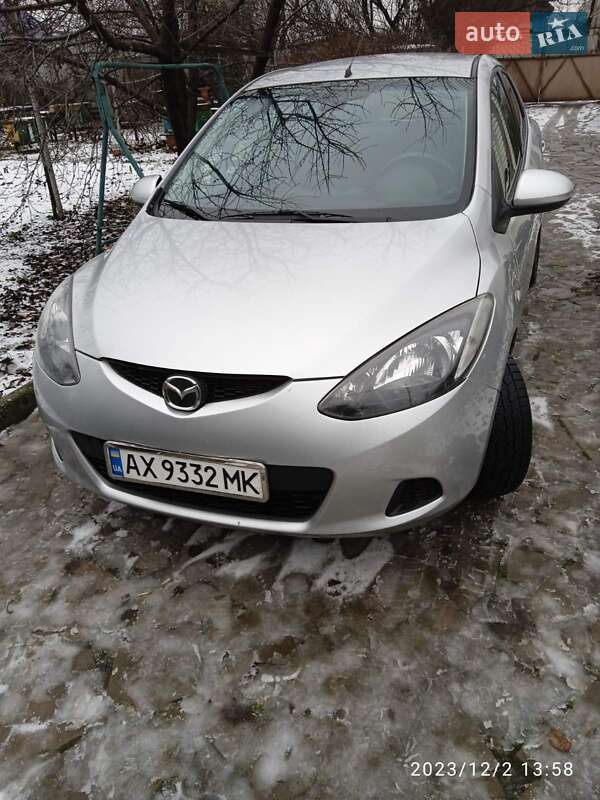 Хетчбек Mazda 2 2010 в Сахновщині