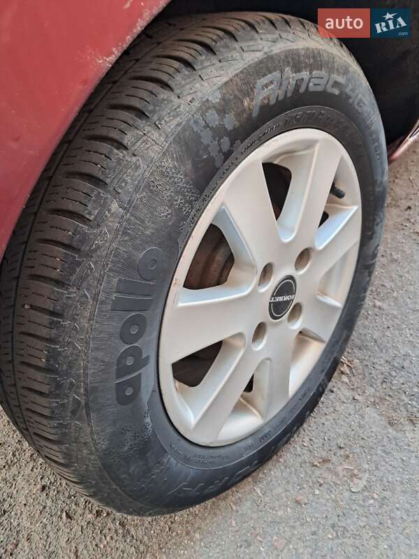 Хэтчбек Mazda 2 2007 в Коростене