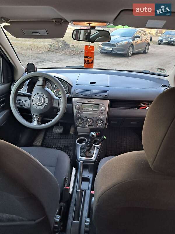 Хэтчбек Mazda 2 2007 в Коростене