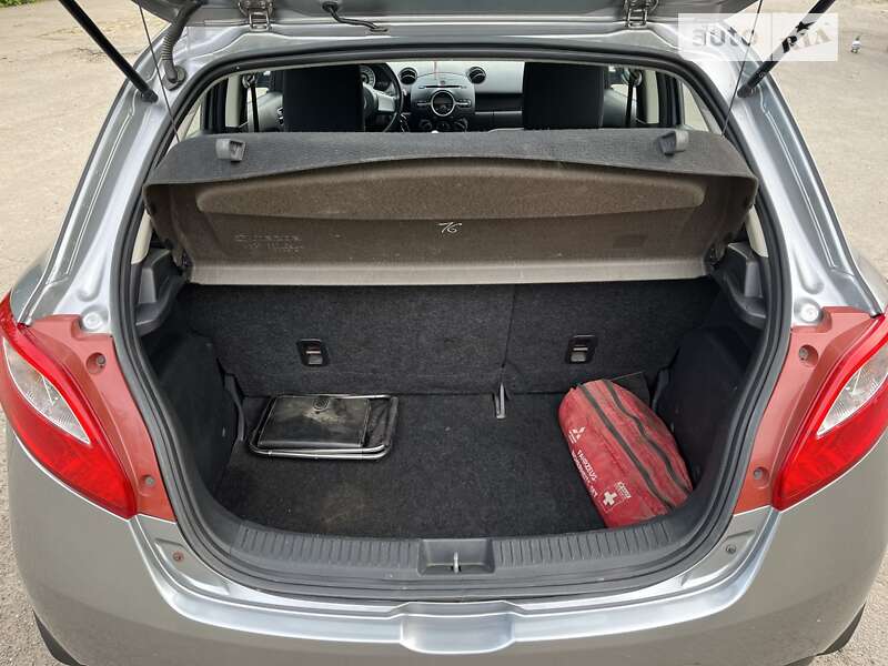 Хэтчбек Mazda 2 2009 в Калуше