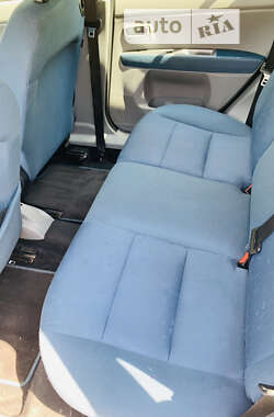 Хэтчбек Mazda 2 2004 в 
