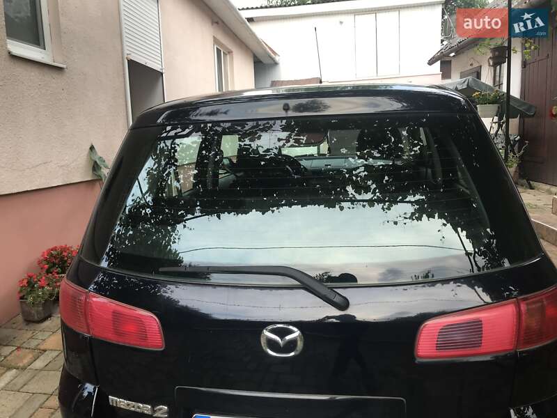 Хэтчбек Mazda 2 2004 в Сваляве